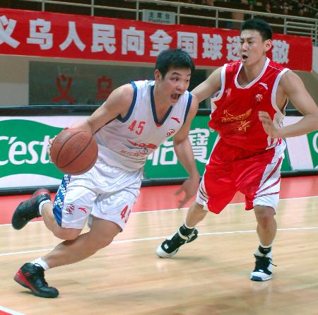 加拿大国家篮球队主场战胜来自乌克兰的对手