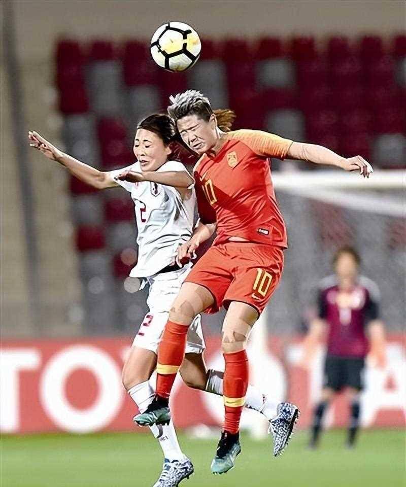 包含热血拼搏！女子足球比赛全面精彩的词条