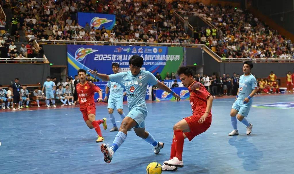 国内足球职业联赛掀起一番热闹