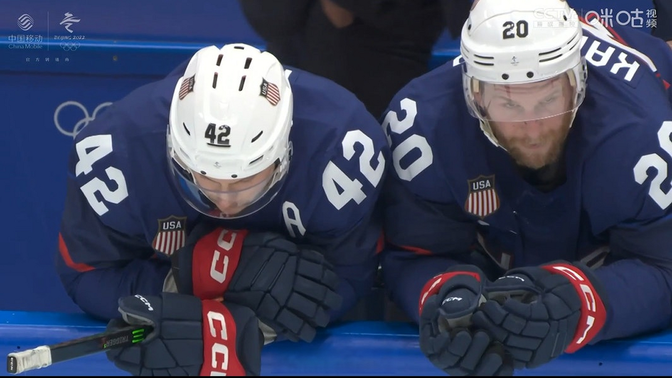 豪门对决!冰球上演世纪大战 豪门对决!冰球上演世纪大战