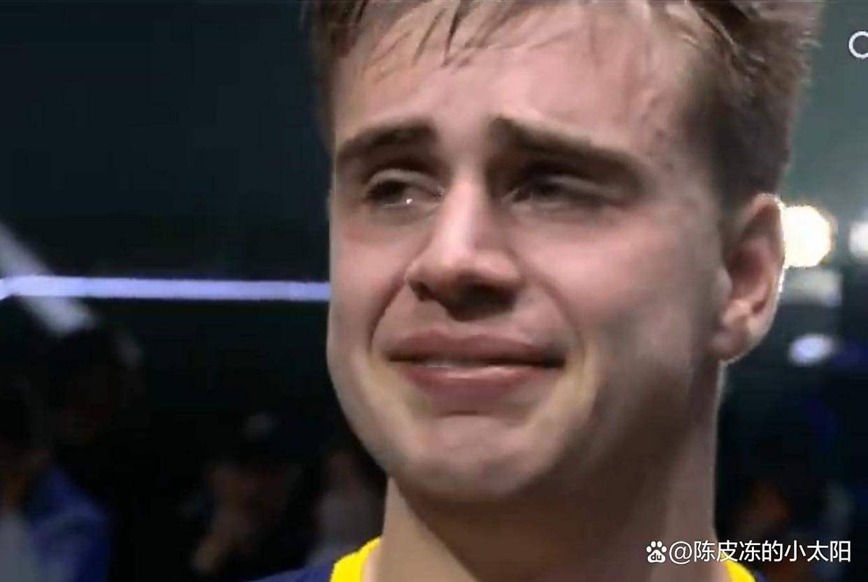 体操传奇谢幕,球迷泪洒赛场 体操传奇谢幕,球迷泪洒赛场