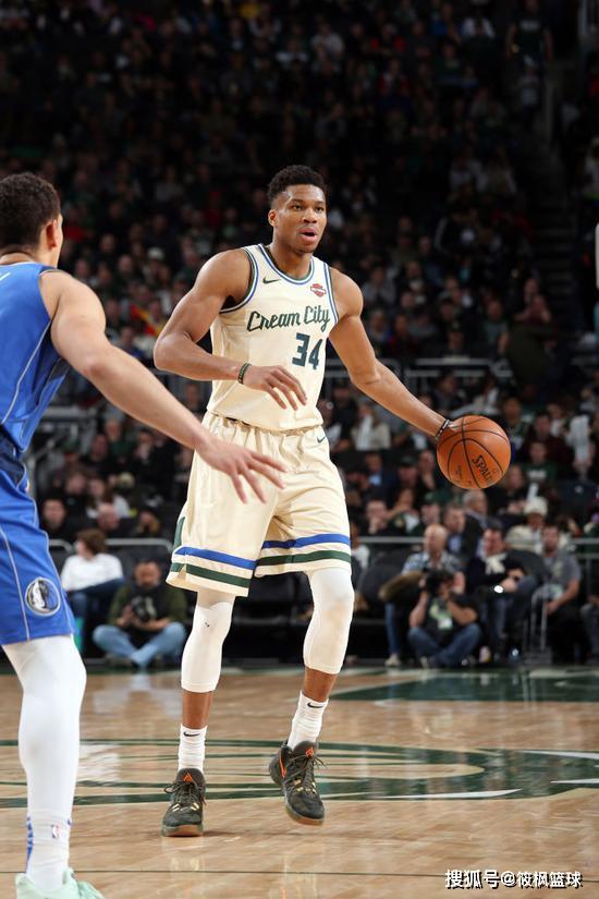 四川队力克辽宁队，字母哥刷新纪录