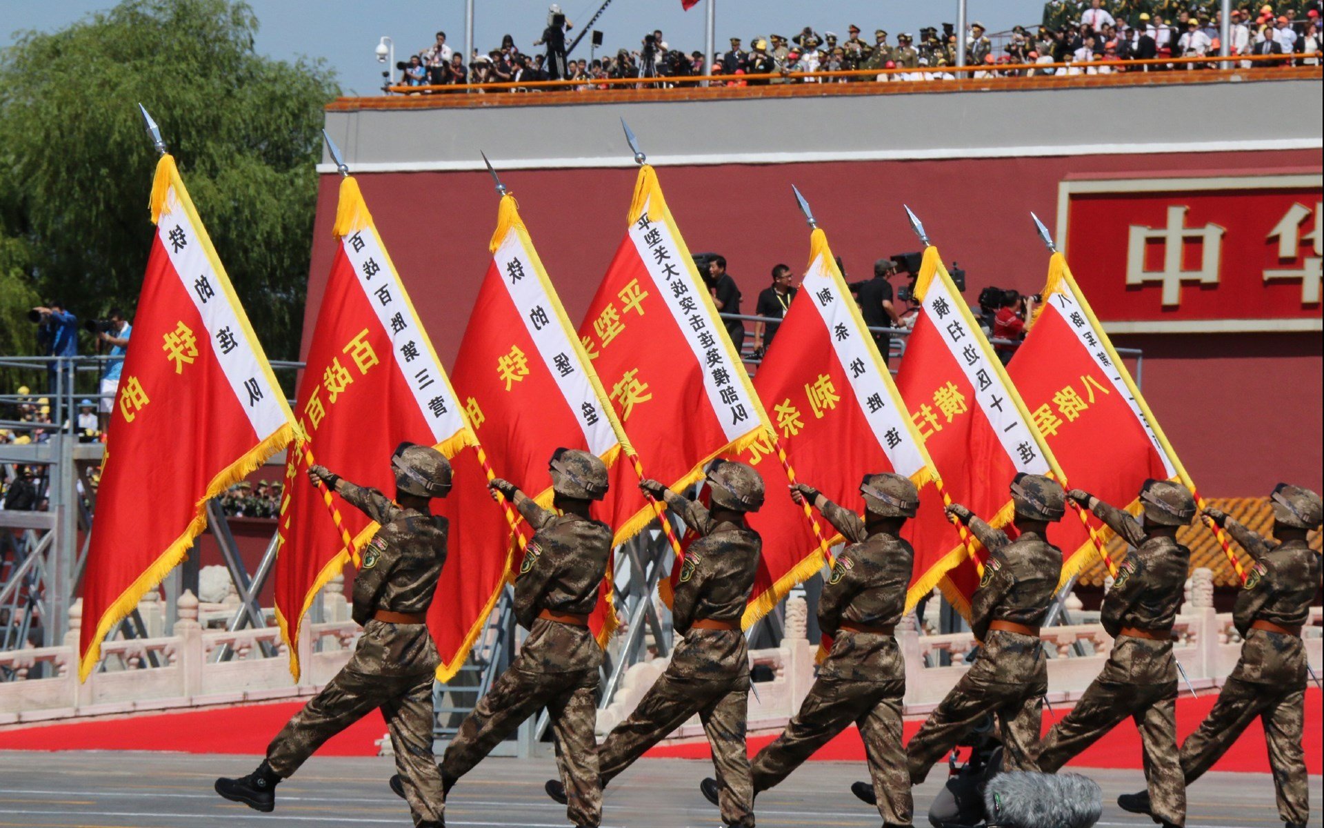 霍勒迪之夜，43分与关键防守，浇灭魔术逆转的最后火焰