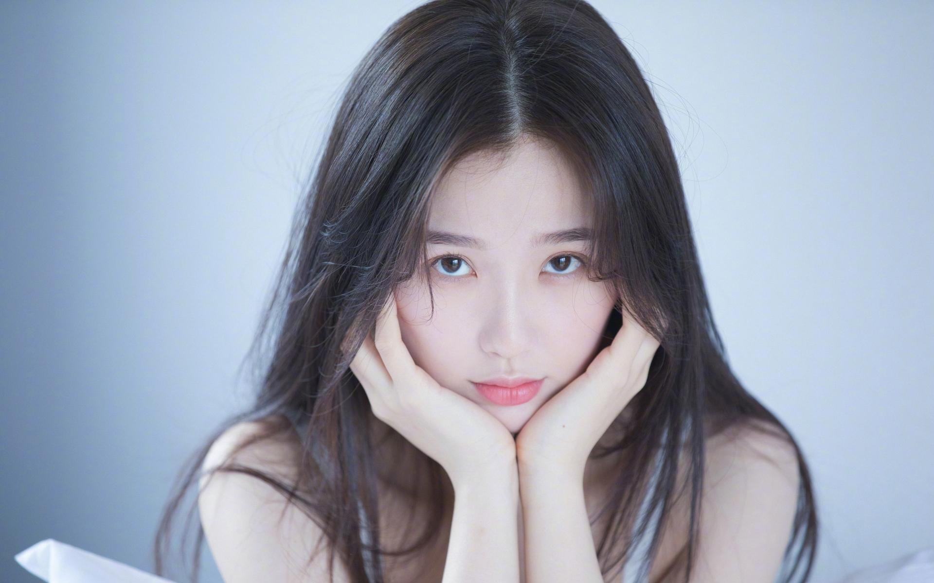 突尼斯铁血防守锁死紫百合，维尼修斯独步全场显神威