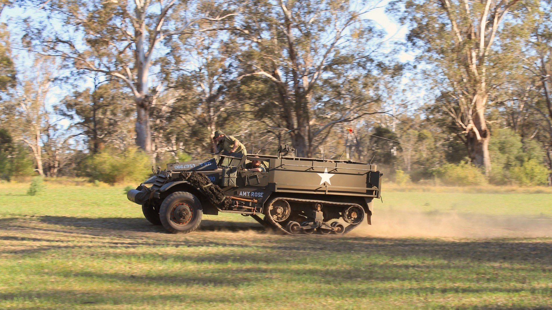 跨越太平洋的篮球火种，鹈鹕团队胜利与詹姆斯孤星闪耀的生死共鸣